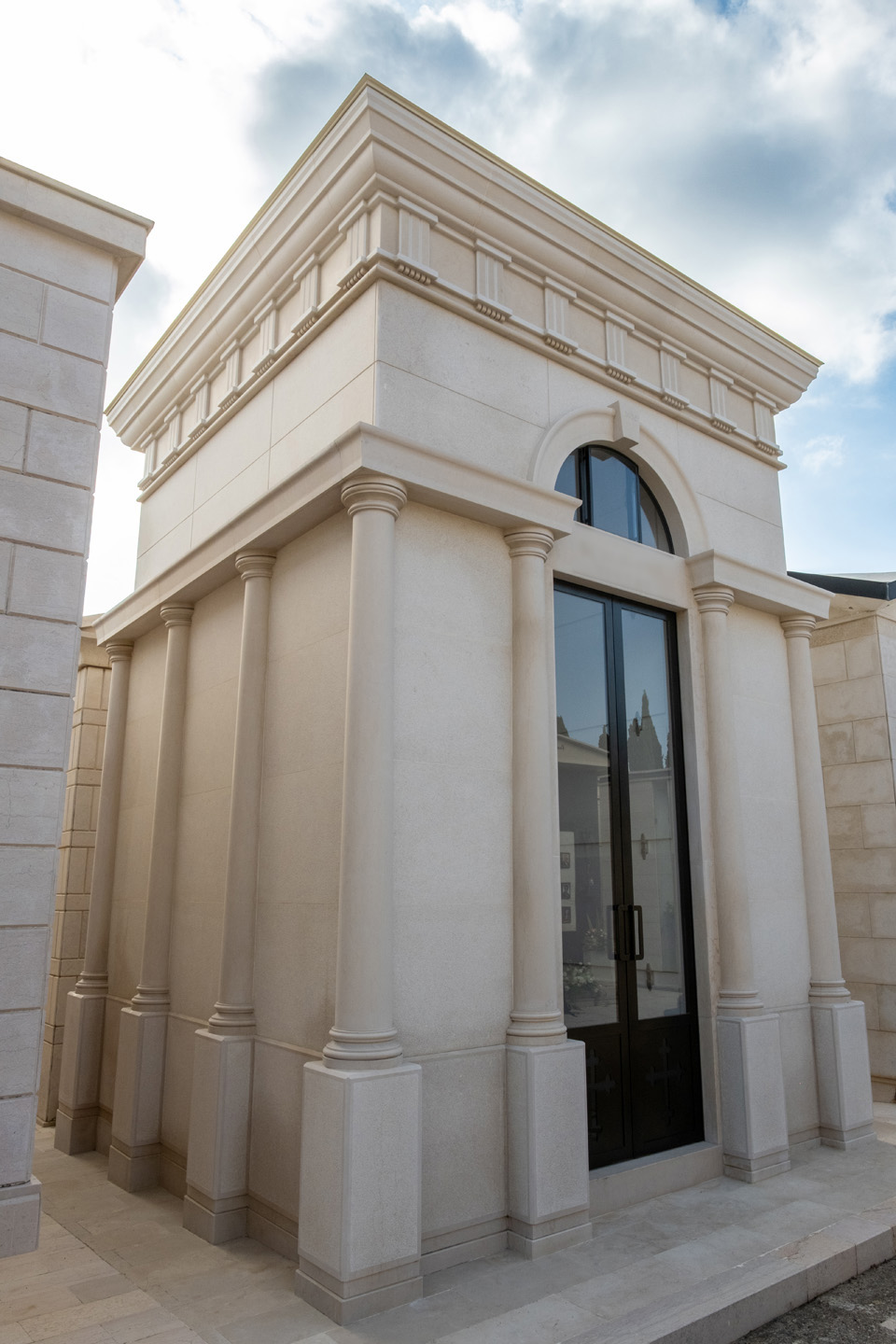 Edicola funeraria_Pietra di Apricena