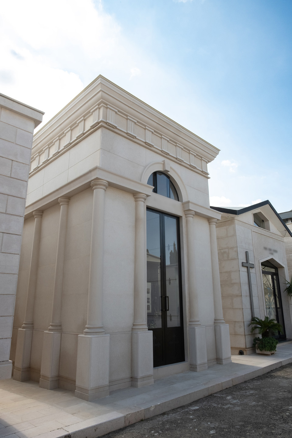 Edicola funeraria_Pietra di Apricena