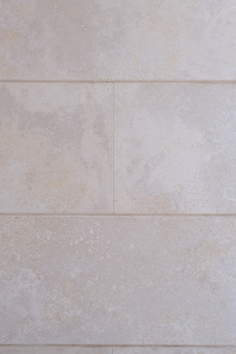 Edicola funeraria_Travertino Romano e Basaltina